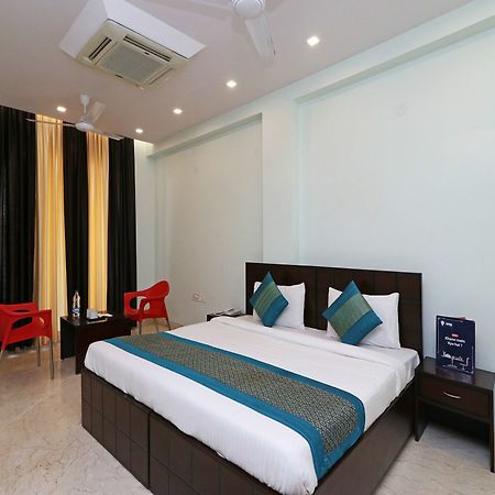 Oyo 9664 Sector 48 Hotel Gurgaon Luaran gambar