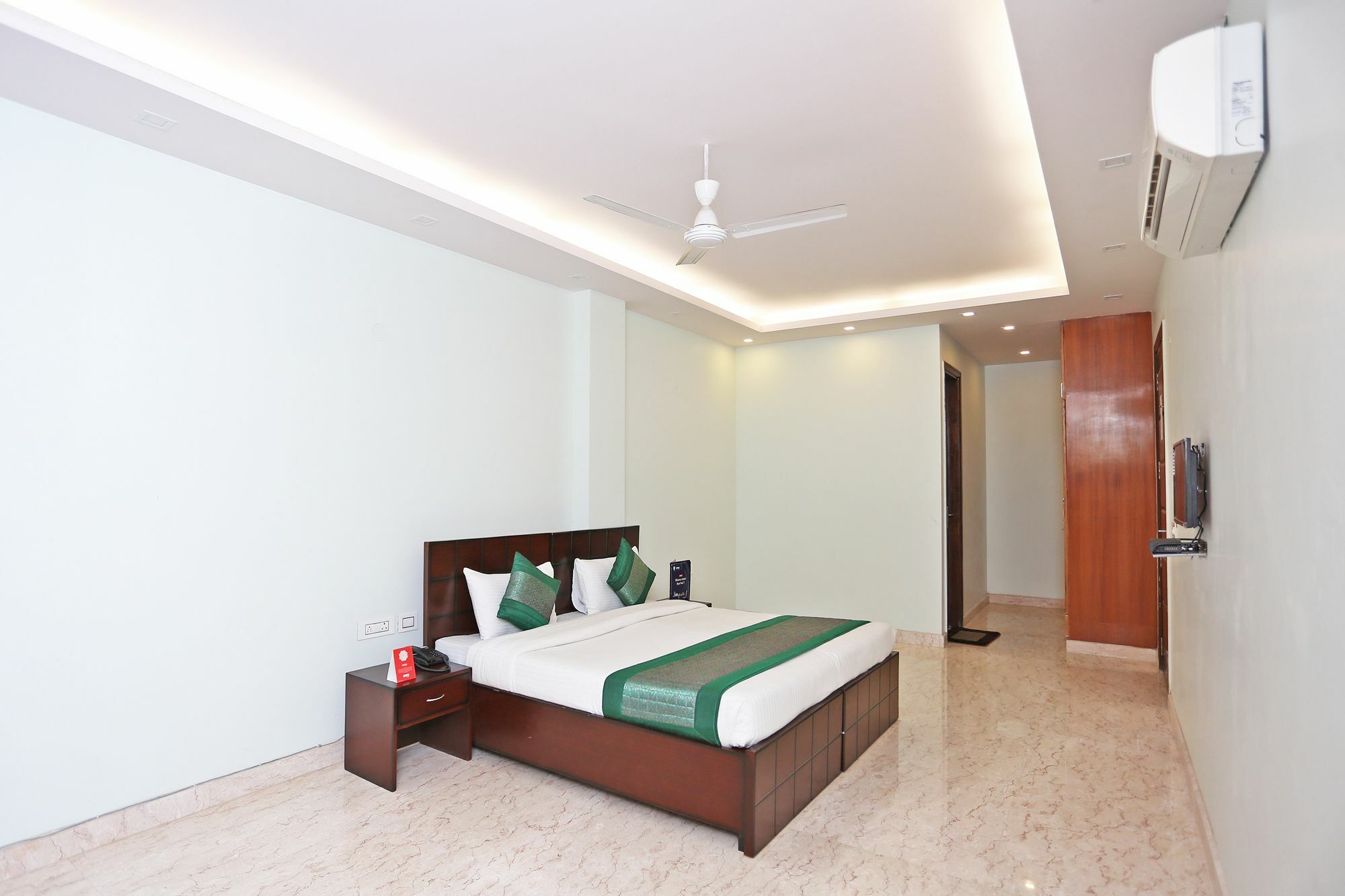 Oyo 9664 Sector 48 Hotel Gurgaon Luaran gambar