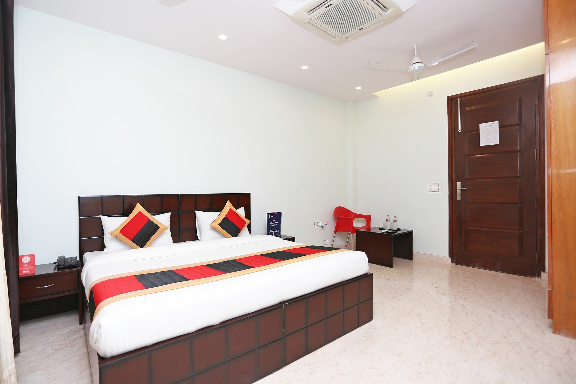 Oyo 9664 Sector 48 Hotel Gurgaon Luaran gambar