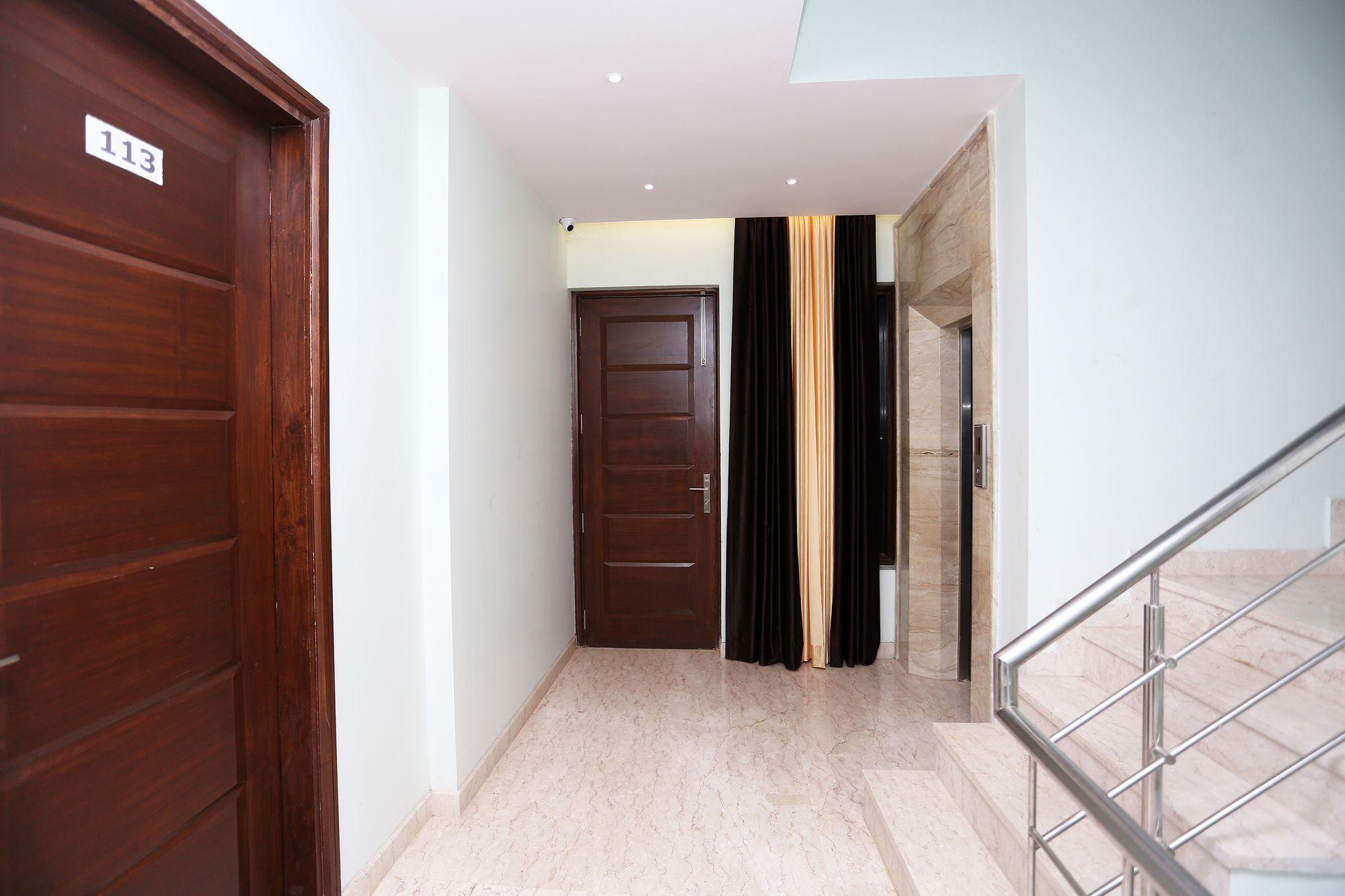 Oyo 9664 Sector 48 Hotel Gurgaon Luaran gambar