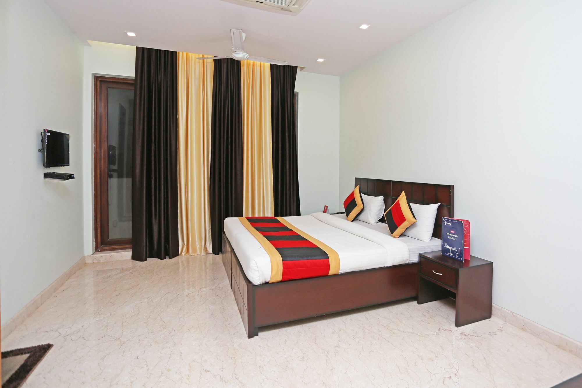 Oyo 9664 Sector 48 Hotel Gurgaon Luaran gambar